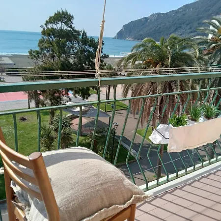 아파트 Un Camino In Riva Al Mare 리바 트리고소